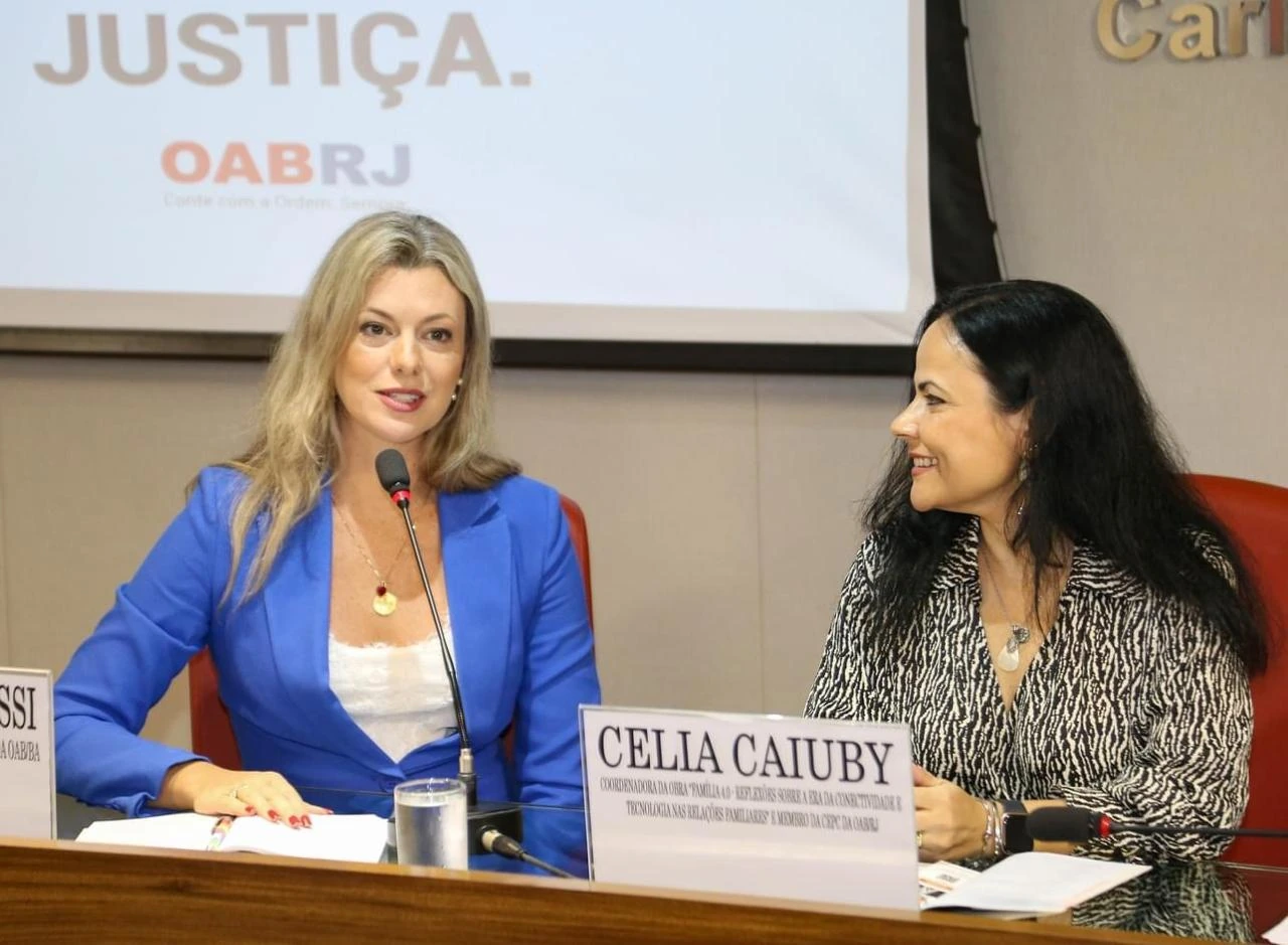 Ambiente profissional de mediação e diálogo